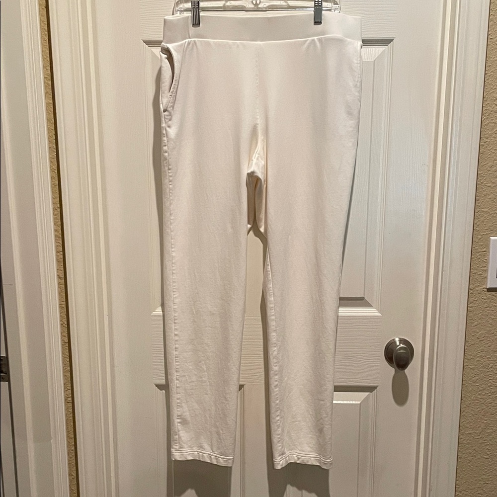JJill off white Slim Ponte Knit Ankle Pants; very good condition;sz L